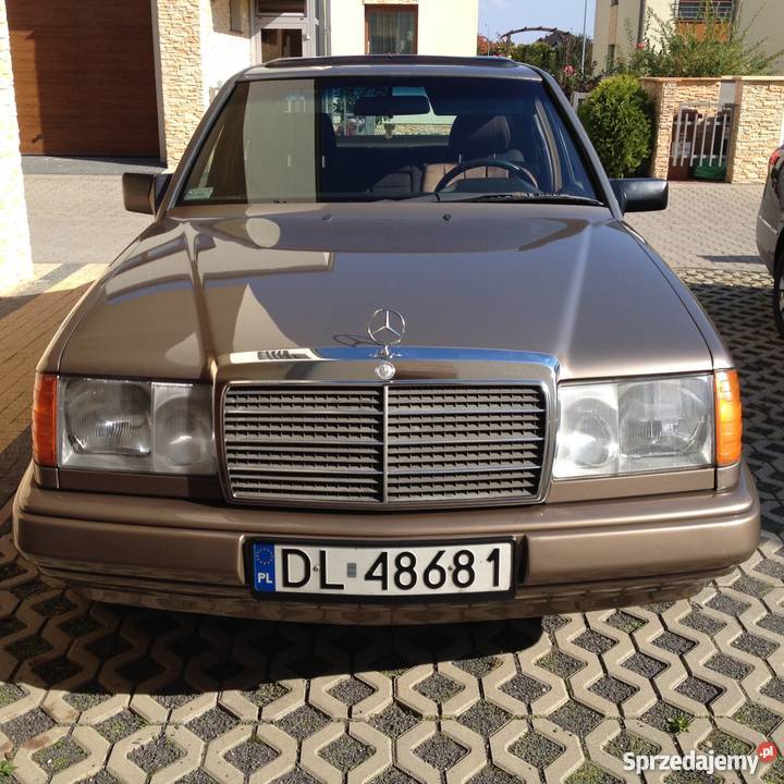 Mercedes W124 250D sedan 1988r wąska listwa 4/5 Legnica