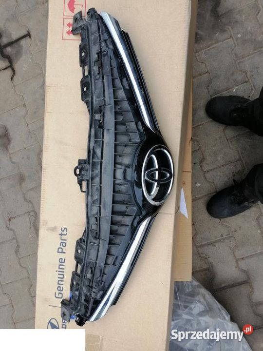 TOYOTA AVENSIS T29 2015 LIFT ATRAPA GRILL Kozubszczyzna