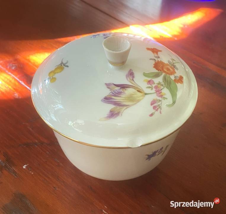 Bomboniera porcelanowa z ręczną florystyczną mazowieckie Warszawa