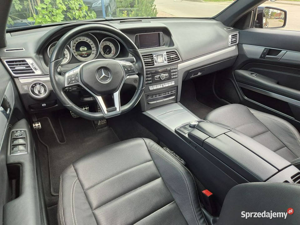 Mercedes E 200 benzyna 184 super stan zadbany elektrochrom. lusterka boczne Warszawa sprzedam