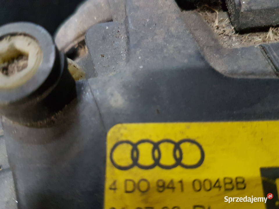 AUDI A8 D2 LIFT XENON PRAWY BI XENON REFLEKTOR Turek