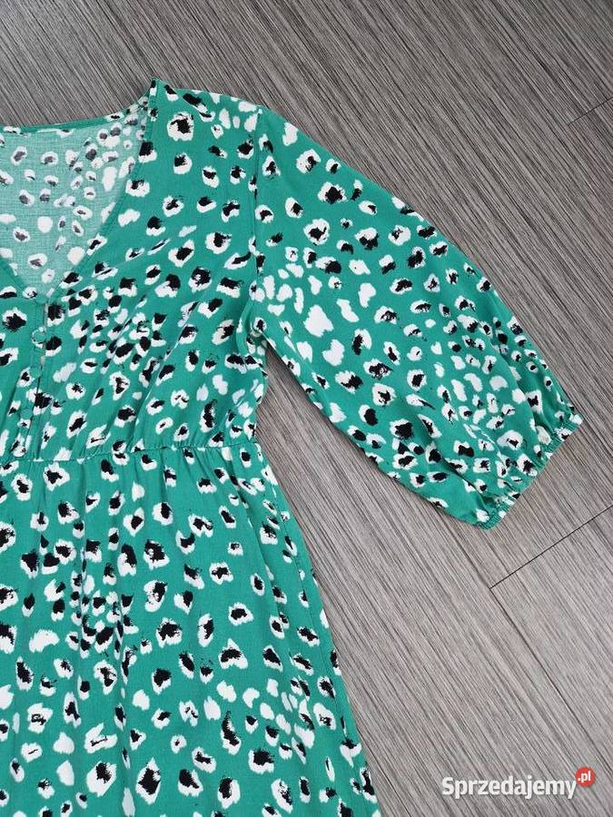 Sukienka w rozmiarze 40