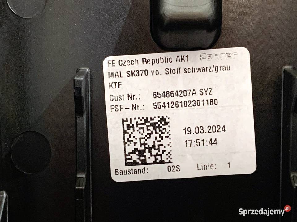 PODŁOKIETNIK SKODA KAMIQ Crossover 654864207A sprzedam