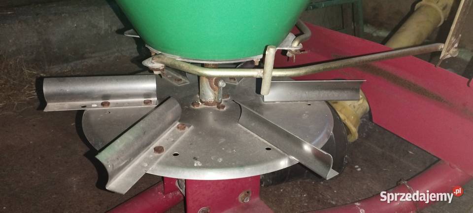 Rozsiewacz nawozu nieuszkodzony