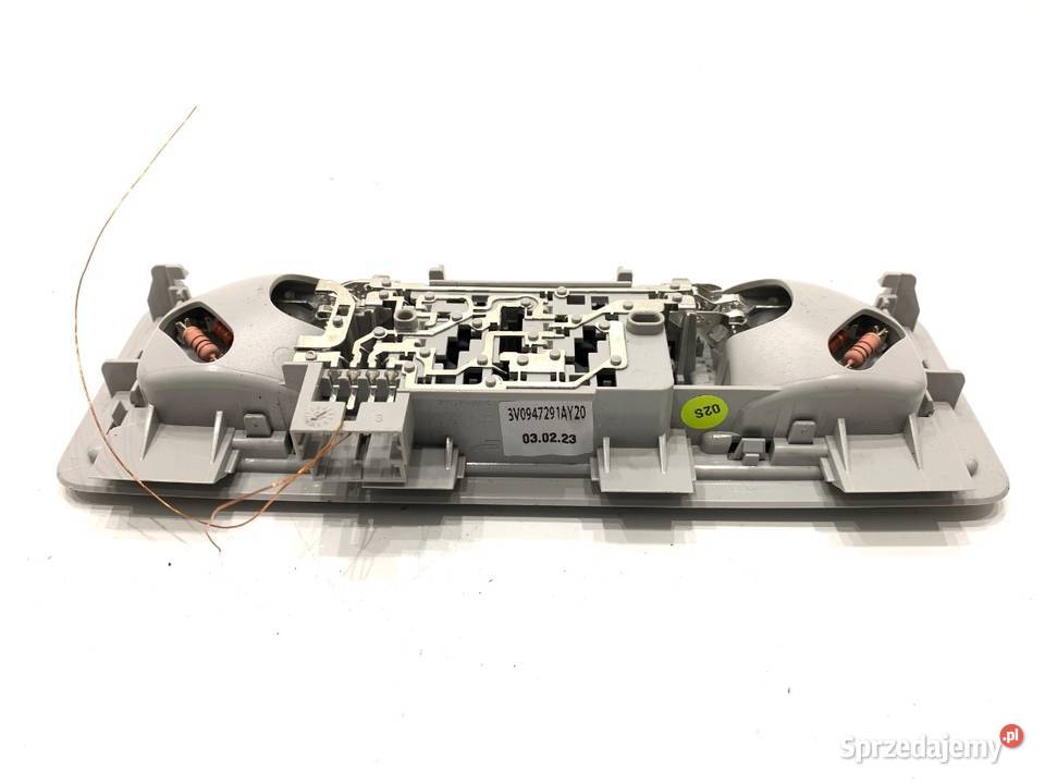 LAMPA SUFITOWA SKODA SUPERB III 3V0947291A Kombi