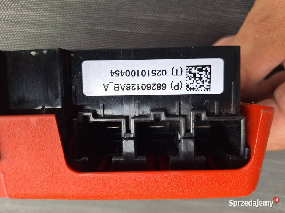 Klema plusowa 68260128ab Chrysler Pacifica 2017 Książenice sprzedam
