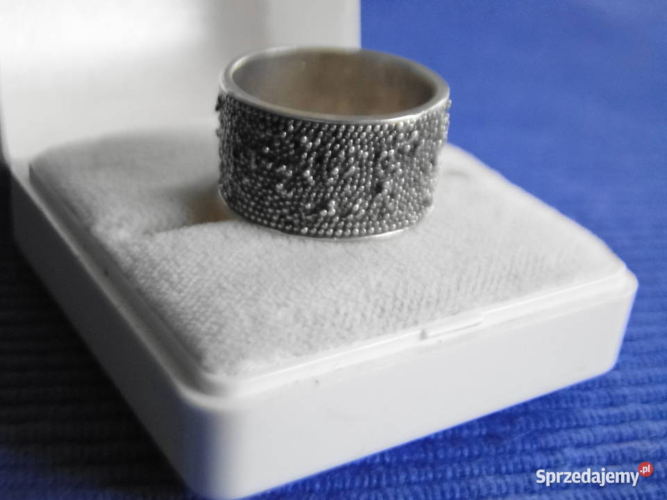 Ciekawy pierścionekobrączka srebro 925