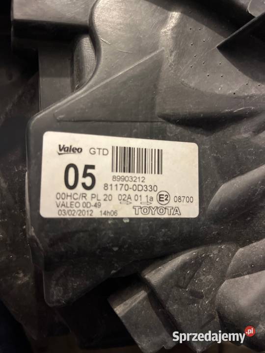 Toyota yaris 2 lift 2010 lampa przód lewa Lampy przednie