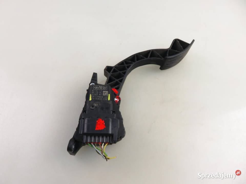 POTENCJOMETR GAZU FORD FOCUS II 16 4M519F836AJ osobowe