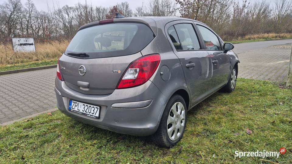 OPEL CORSA 14 benzyna niski przebieg lakier metallic Kurów