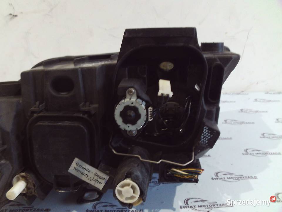 BMW E90 LIFT 20 D 09r lampa prawa przód ANGLIK
