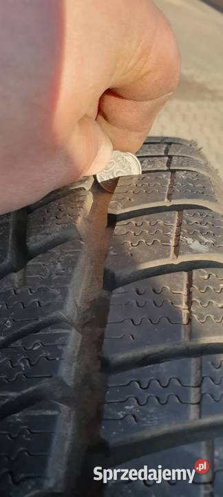 Opony Zimowe 22555 R17 sprzedam