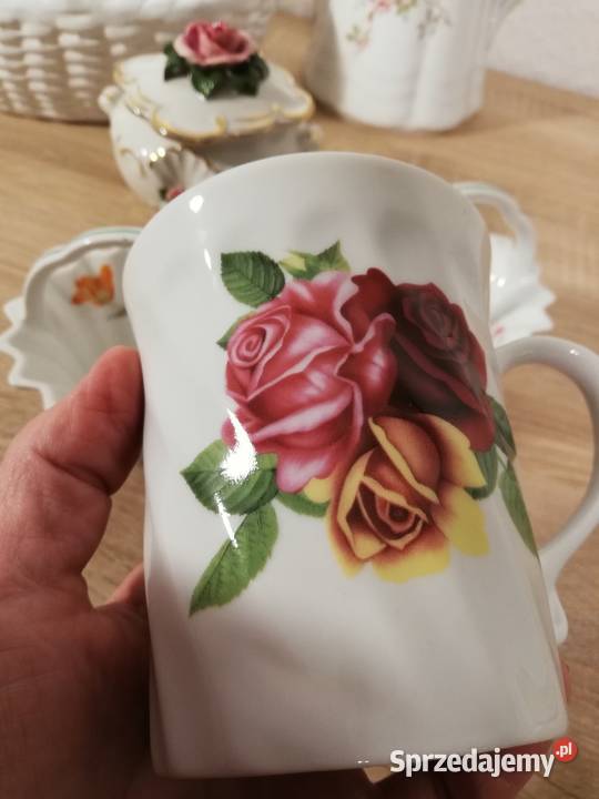Porcelanowe koszyczki dzbanek puzderko kubek Ropa