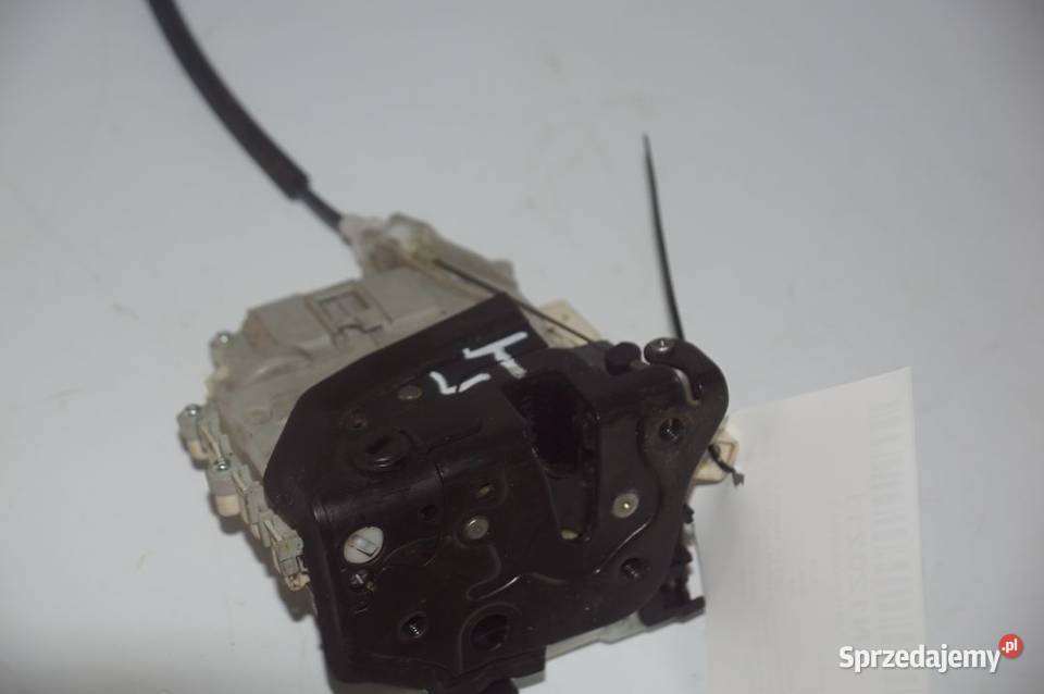 8K0839015C A4 B8 ZAMEK DRZWI LT Lipno sprzedam