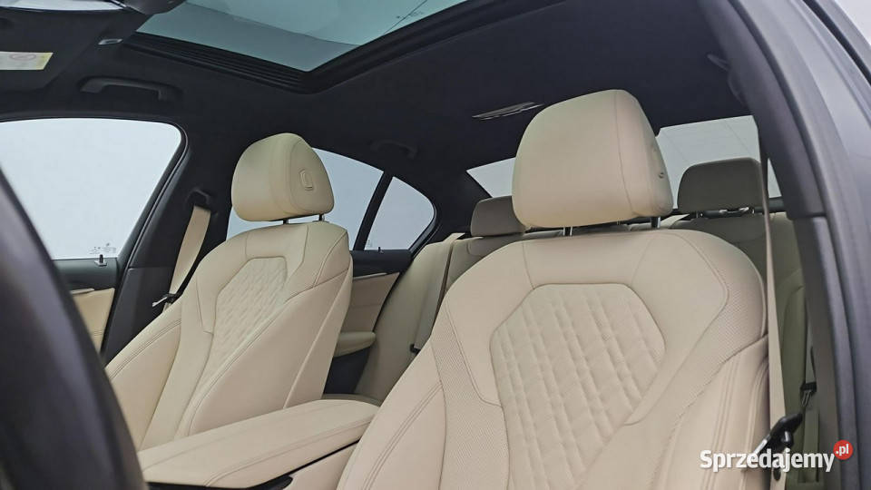 BMW 520 d xDrive mHEV M Sport sportaut Z gniazdo AUX Warszawa