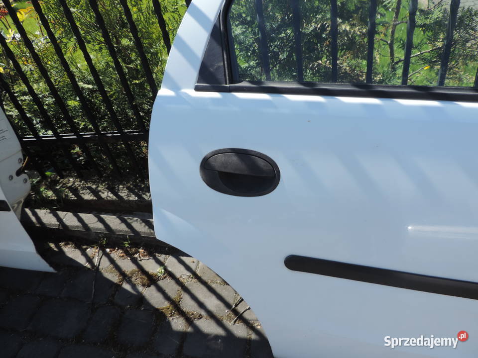 DRZWI PRAWY TYŁ OPEL CORSA C 5D