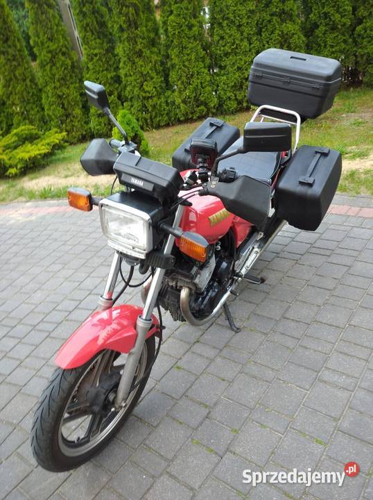 Motocykl turystyczny Yamaha 400XS czterosuwowy