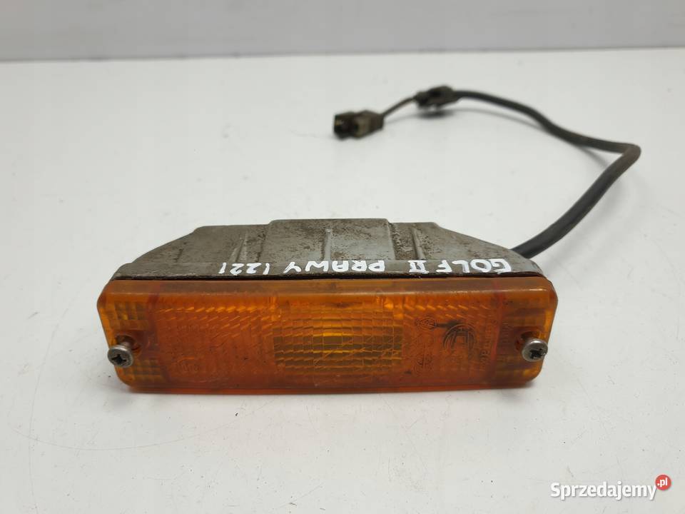 VW Golf II PRAWY PRZEDNI KIERUNKOWSKAZ Przód Rudka