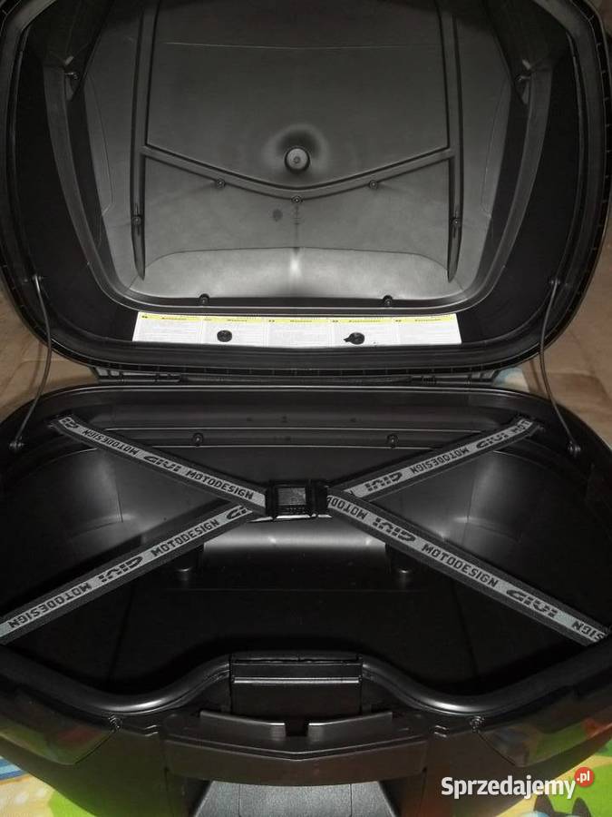 Kufer Centralny Givi 47L z oparciem stelaż