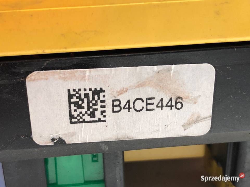 SKRZYNKA BEZPIECZNIKÓW CITROEN C4 PICASSO II osobowe podkarpackie sprzedam