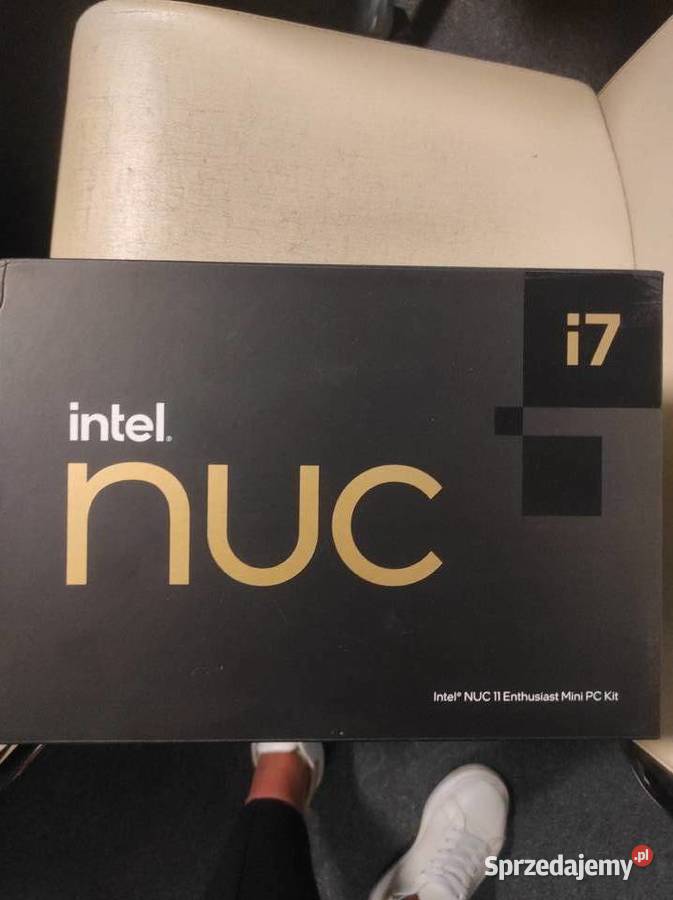 Syndyk sprzeda nowy komputer Intel NUC model R