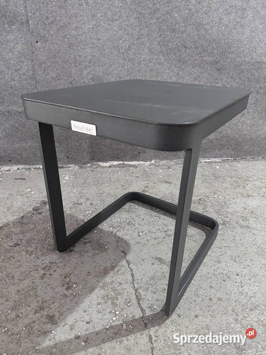 Syndyk sprzeda używane meble ogrodowe