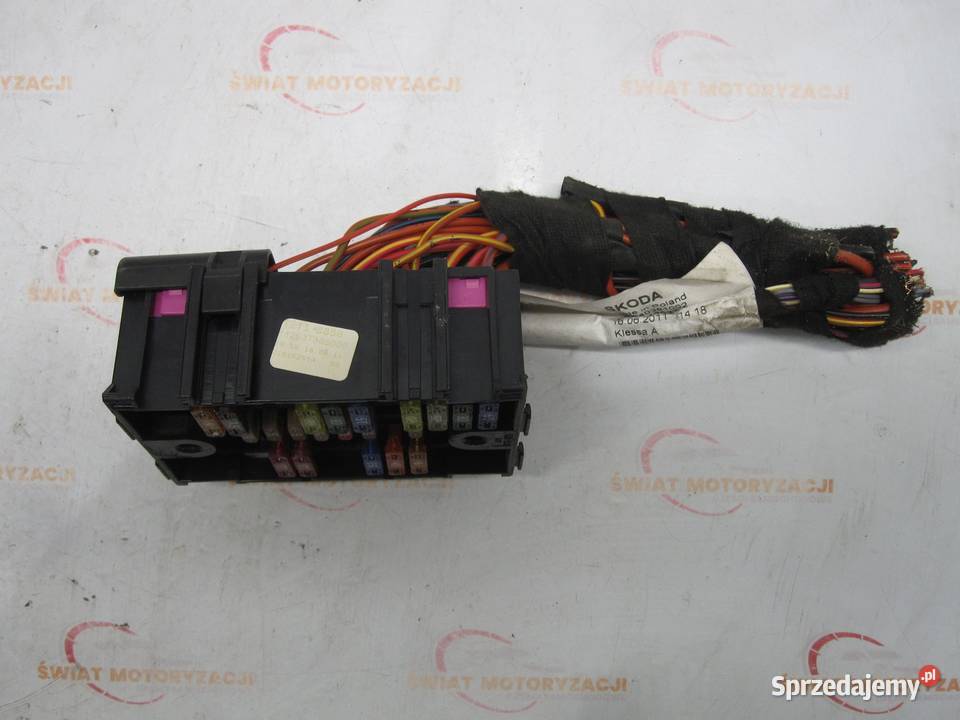 SKODA YETI 12r skrzynka bezpieczników 1K0937132F