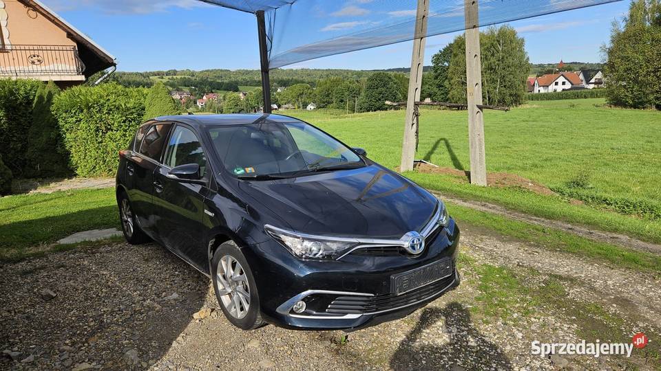 Auris Hybryda 2017r nowa 51 ASO Toyota pełne Tarnobrzeg sprzedam