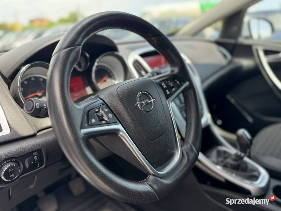 Opel Astra GTC 14 Innovation xenon 94 przebieg J Chełm Śląski