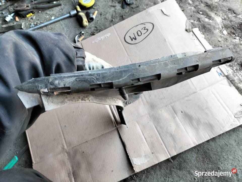 AUDI A38L A3 8L 4D 5D ŚLIZG UCHWYT ZDERZAKA