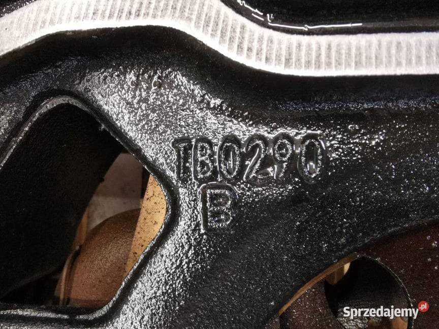 Valtra T 213 Ucho dolnego ramienia TUZ Wilkowo