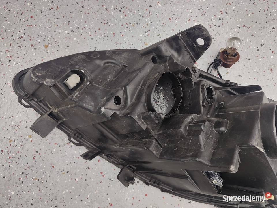 Lampa Renault Laguna III xenon skrętny na części Kielcza