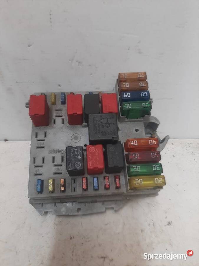 Fiat Idea 13 MJ skrzynka bezpieczników 51739425 osobowe Części samochodowe