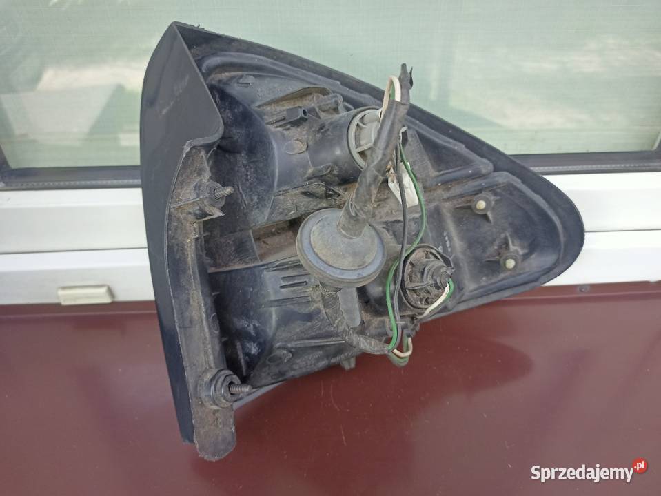 Mazda 323C BA lampa tył tylna lewa oprawki Sieradz