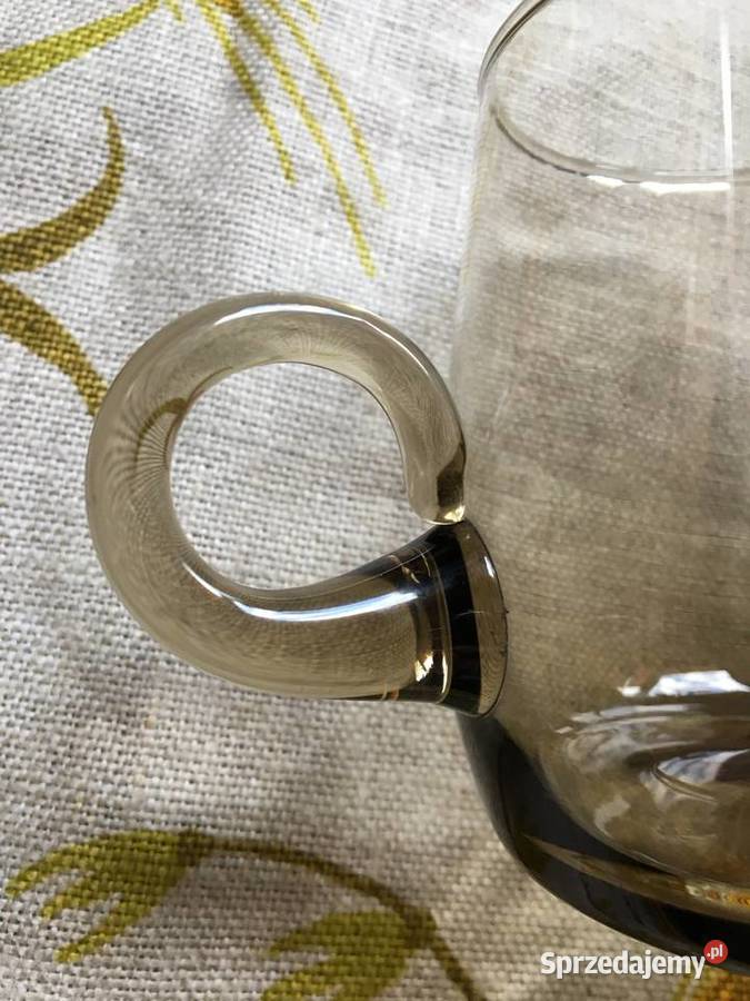 Szklanka z uchemciemne szkło przydymiona świętokrzyskie Skarżysko Kościelne