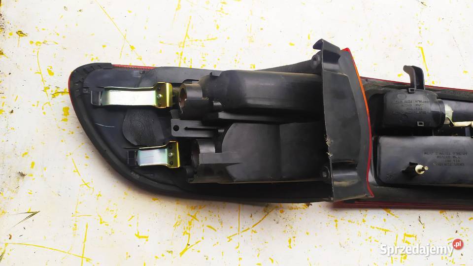 TOYOTA PREVIA I lampa tył prawa lewa na błotnik Wrocław