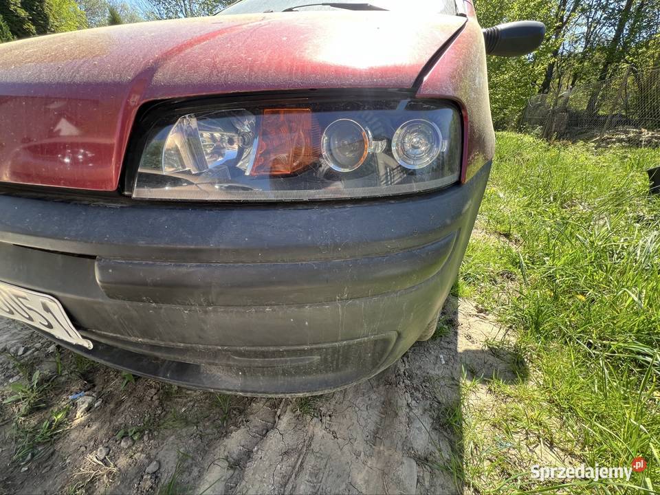 Cześć Fiat Punto 5 drzwi czerwony