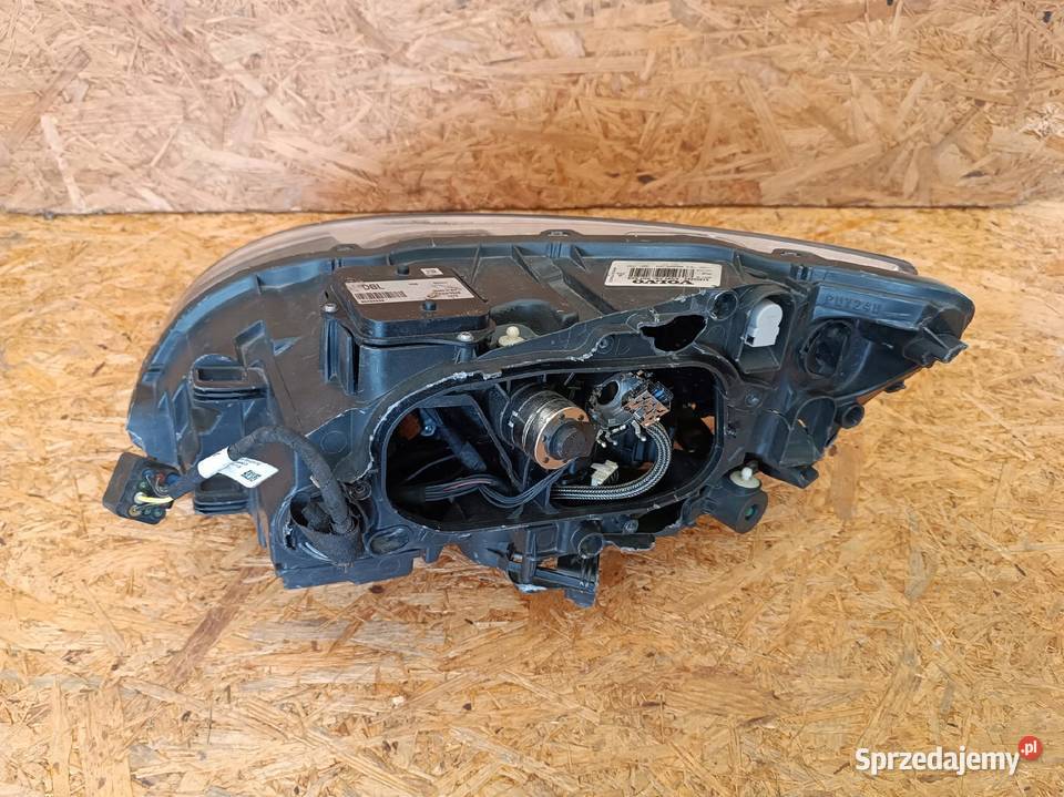 LAMPA PRAWY PRZÓD EU XENON VOLVO S60 V60 LIFT osobowe wielkopolskie Nowy Tomyśl
