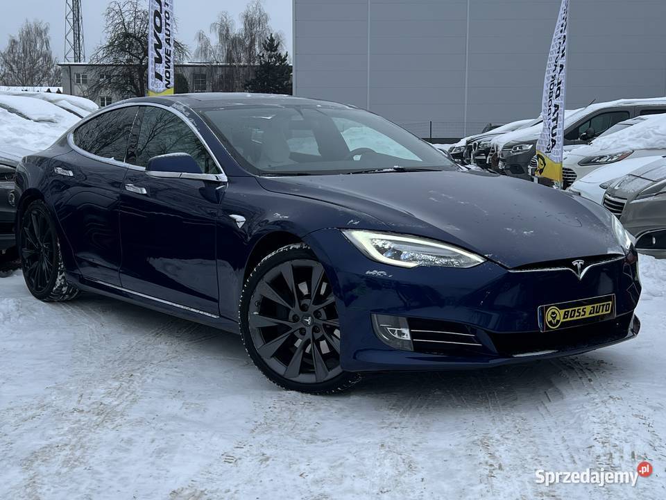 Tesla Model S 2018 komputer pokładowy