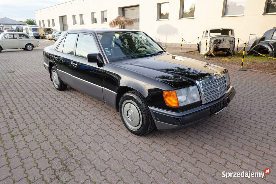Mercedes 200D W124 Czarny z Hiszpanii Zdrowy wspomaganie kierownicy Zgierz