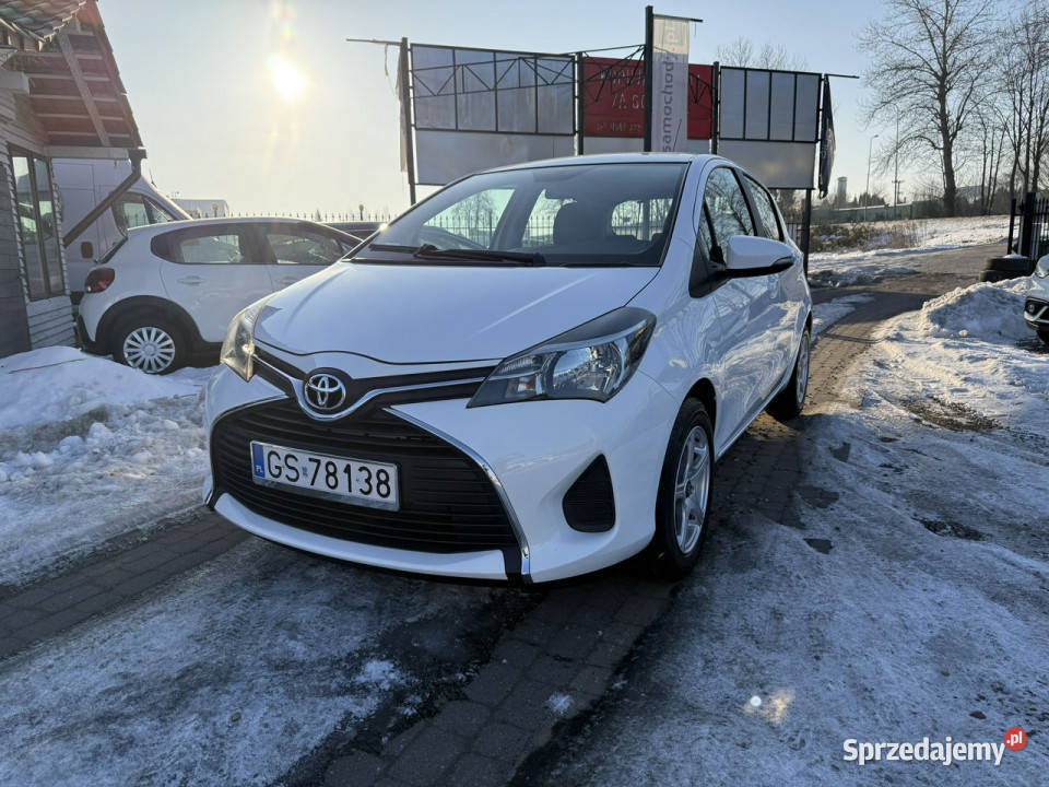 Toyota Yaris Toyota Yaris 2014 13 benzyna Salon Słupsk sprzedam