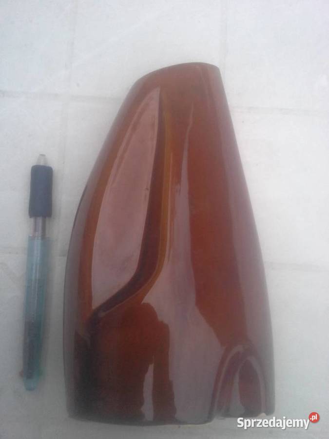 Wazonik kamionka pruszków z metką Porcelana i szkło Warszawa