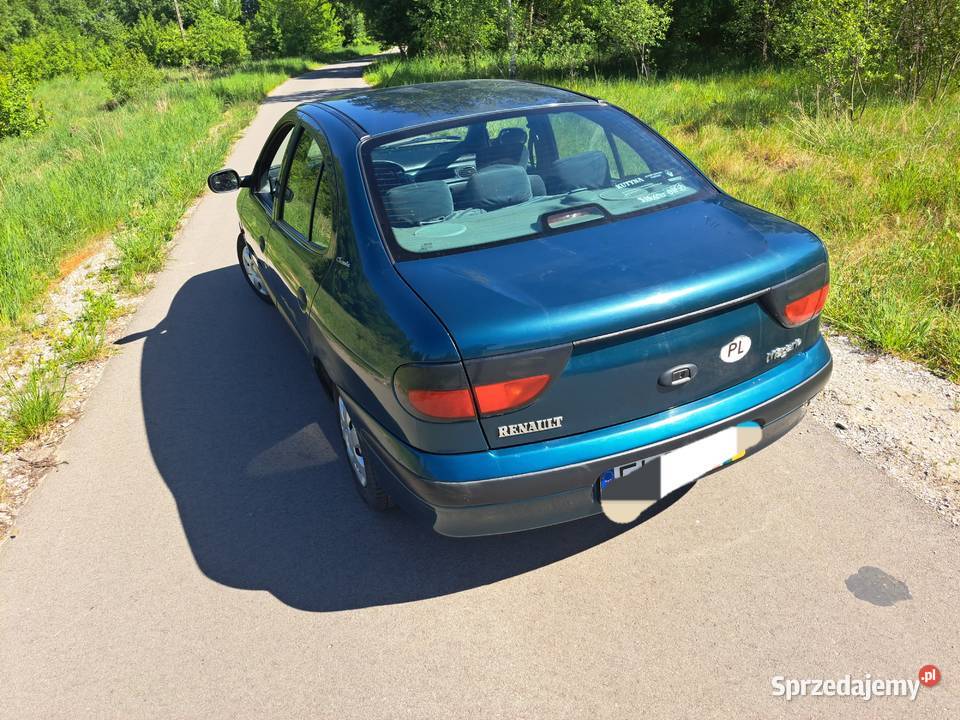 Sprzedam Renault megane 14 benzyna 1999r sedan mazowieckie Żyrardów