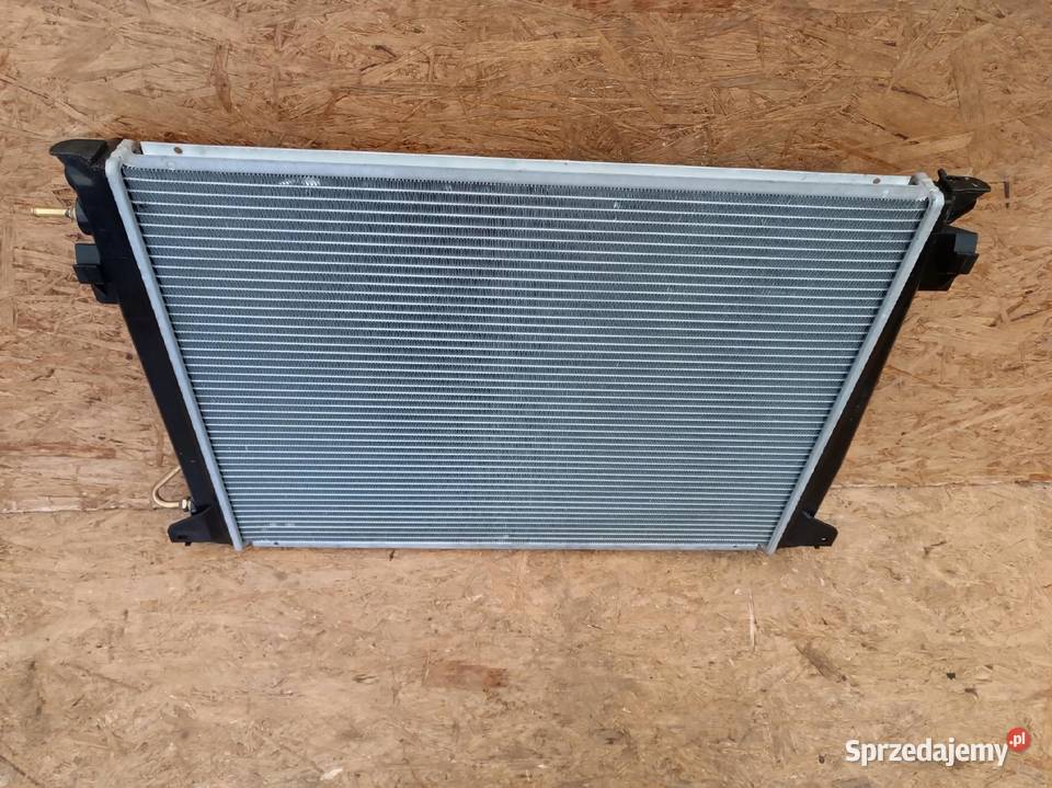 CHŁODNICA WODY TOYOTA HILUX VII 2005 50x64 Lampy przednie sprzedam