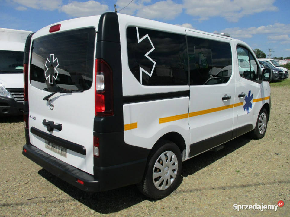 Opel Vivaro 16 CDTI 120 AMBULANS KARETKA nosze centralny zamek Dębica