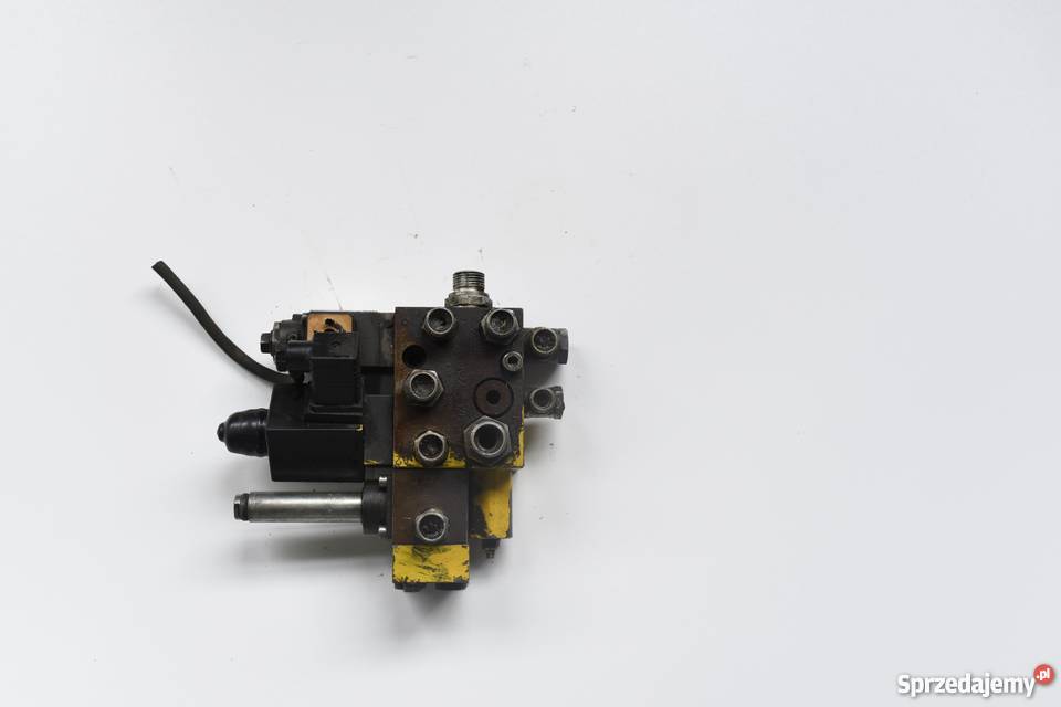 Kostka zawór rozdzielacz hydrauliczny R135 Kielce
