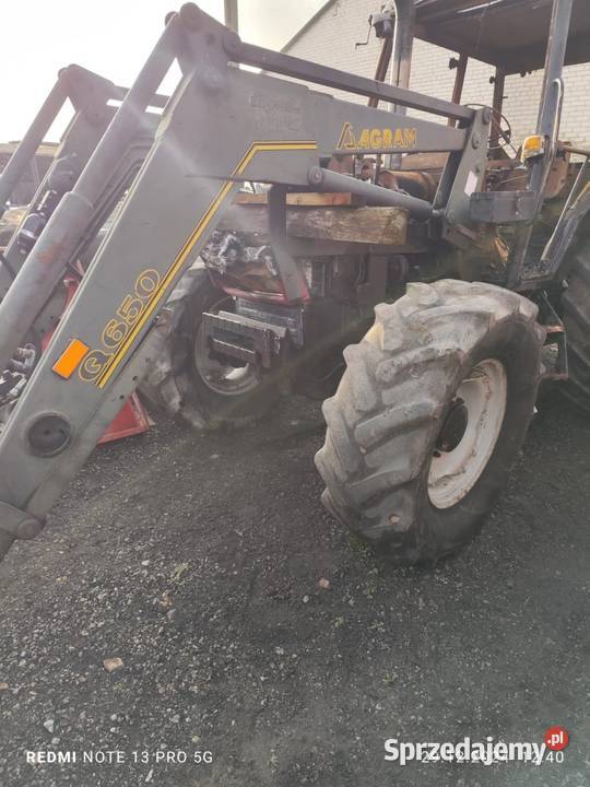 Tur ładowacz czołowy Agram case 4 cylindry seria Części i osprzęt rolniczy Ktery