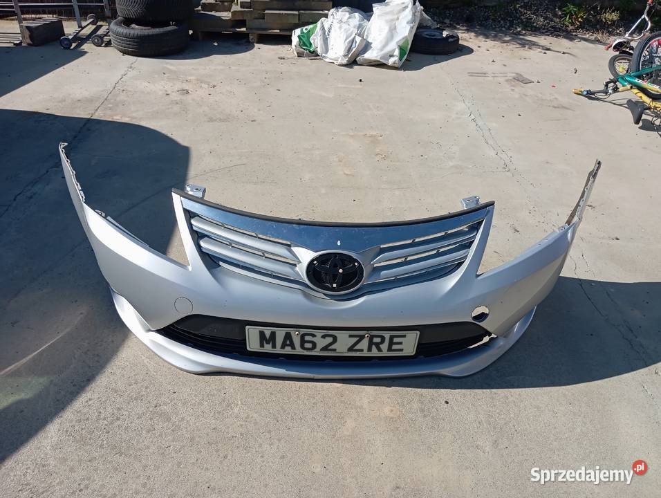 Zderzak kompletny toyota Avensis t27 lift Koczanów