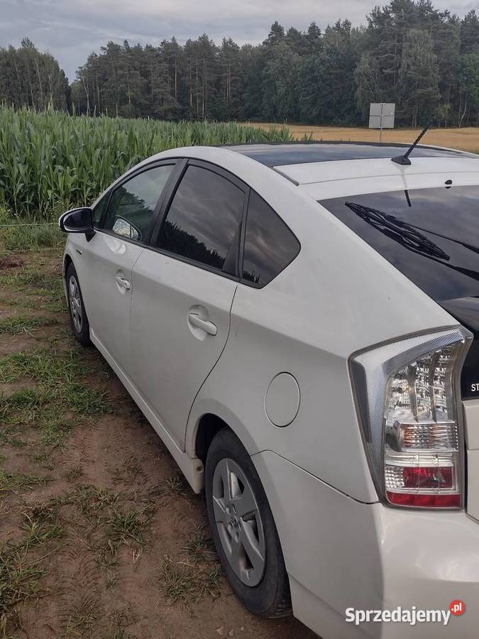 Sprzedam Toyota Prius 3 z 2010 r 18 hybryda Samochody osobowe Pasynki