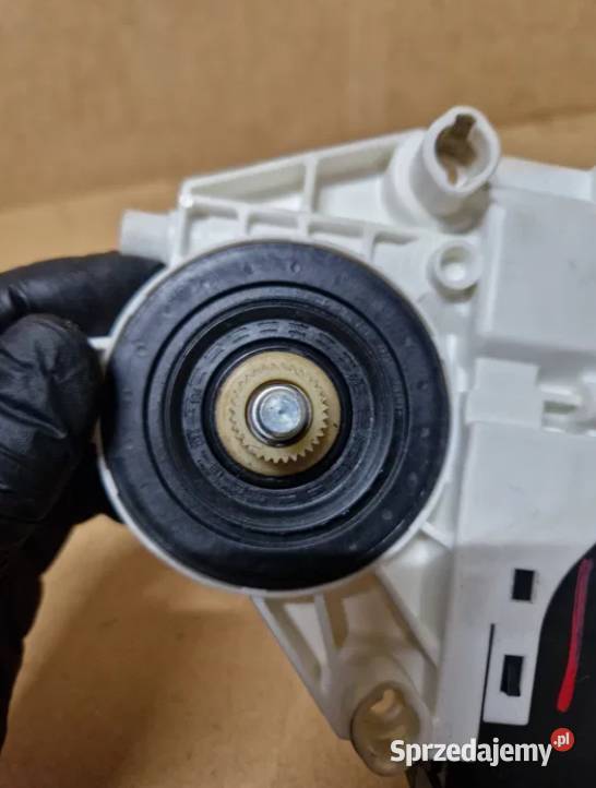 Audi A3 8P silniczek szyb lewy przód 8P0959801E Złotoryja